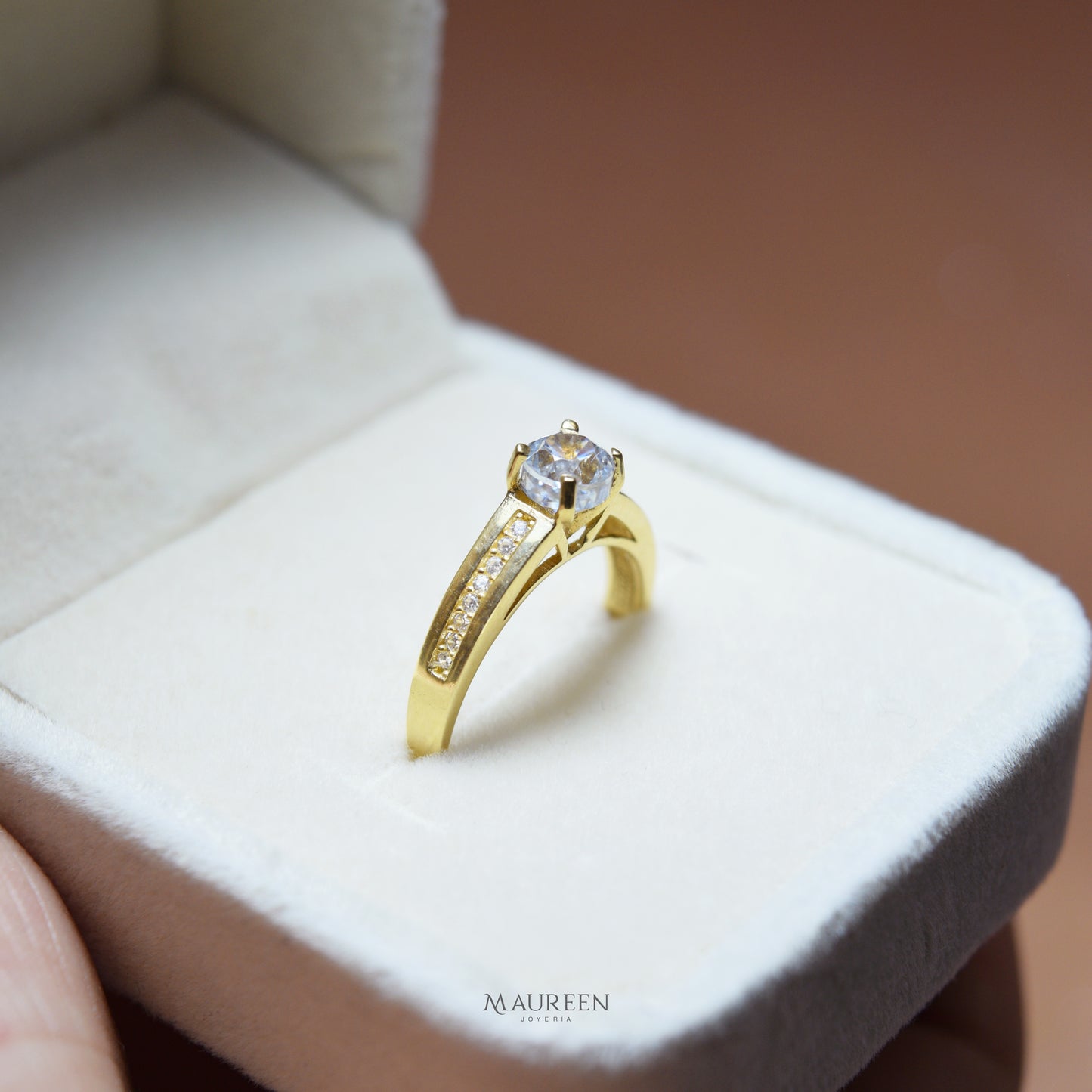 Anillo de compromiso Solitario con circones - Oro