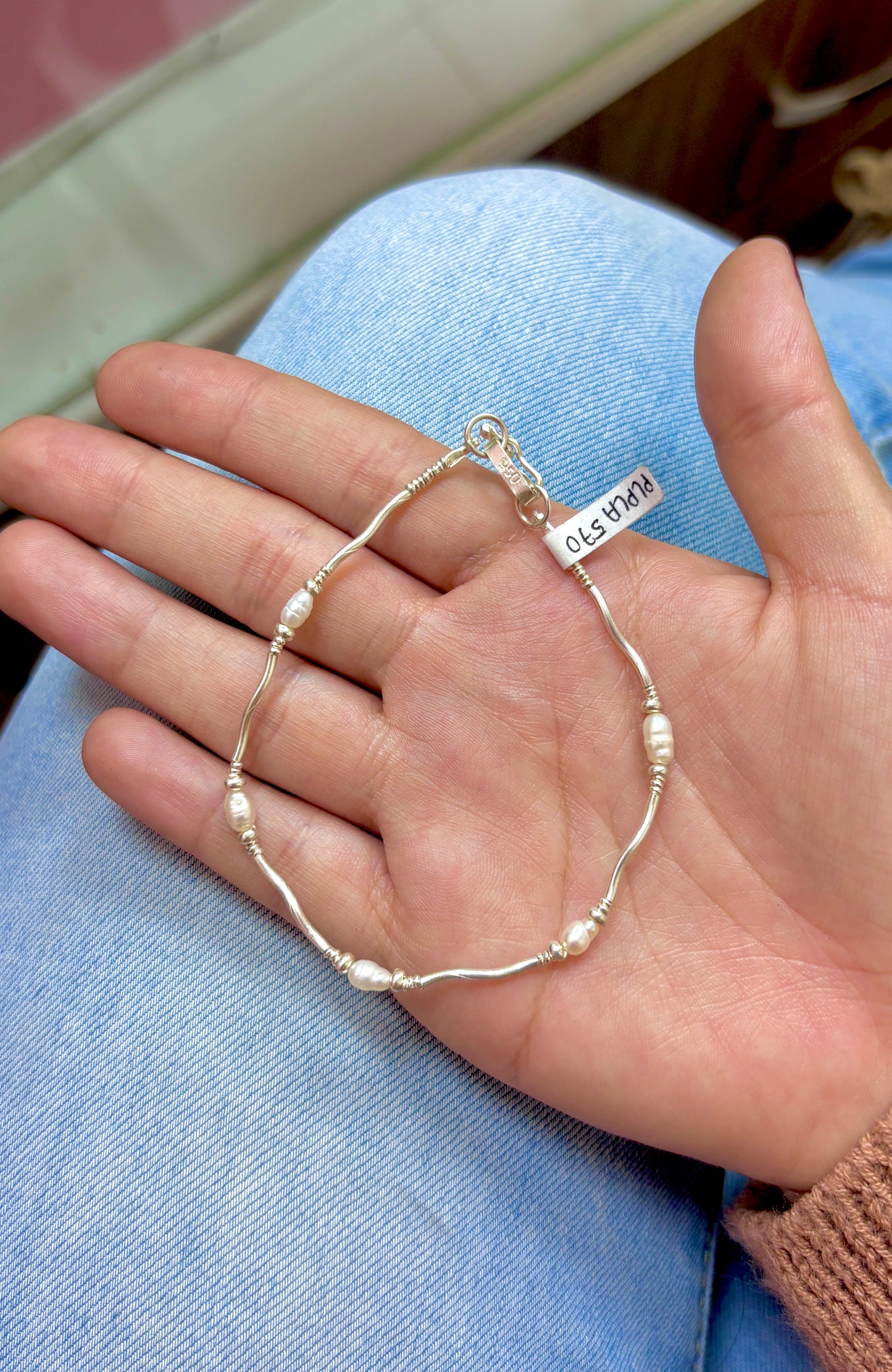 Pulsera perla y tubo ondeado - Plata