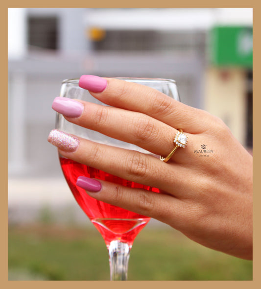 Anillo de compromiso cuadrado con circon - Oro