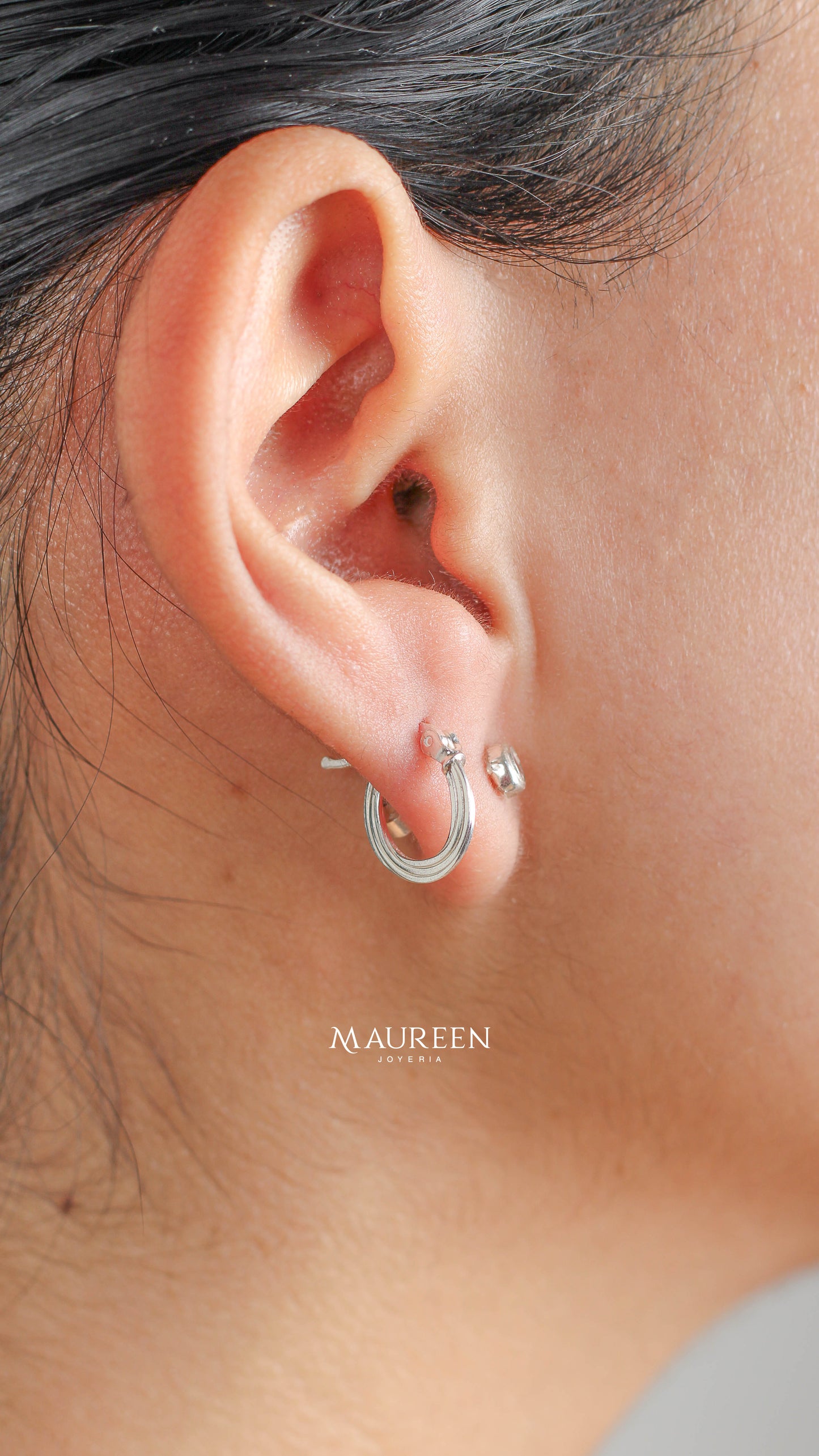 Argolla diamantada con rayas pequeña - Plata