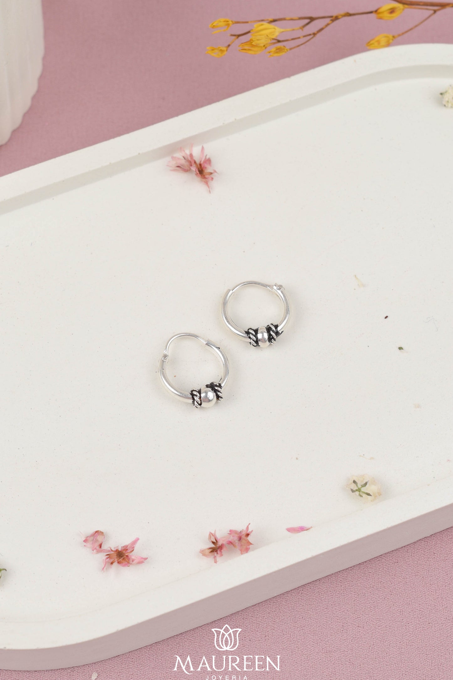 Argolla esfera con donas enrolladas - Plata quemada