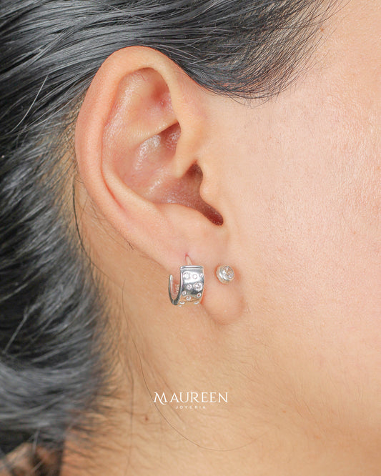 Argolla con circones incrustados - Plata