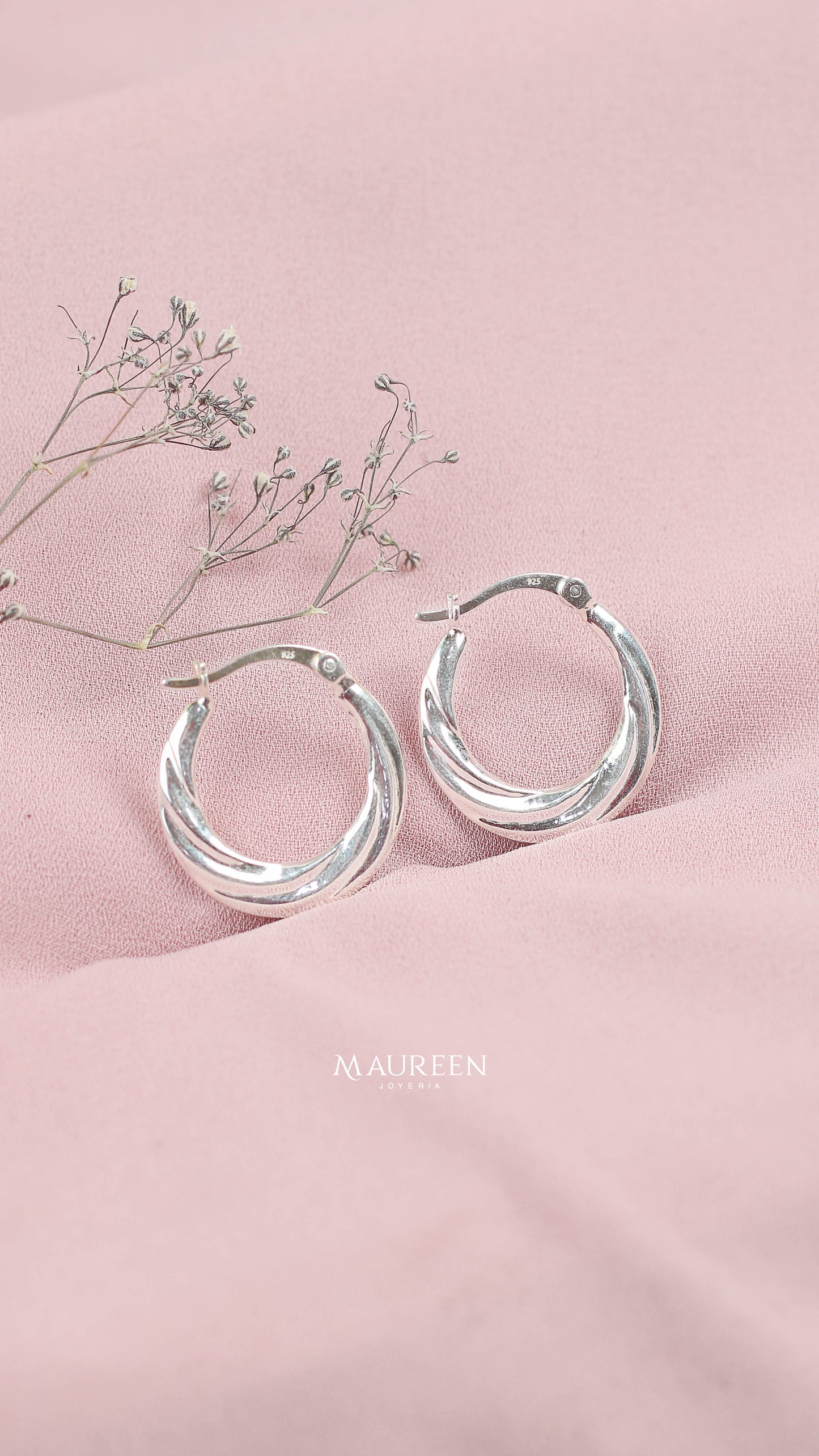 Argolla plana lineas curveadas - Plata