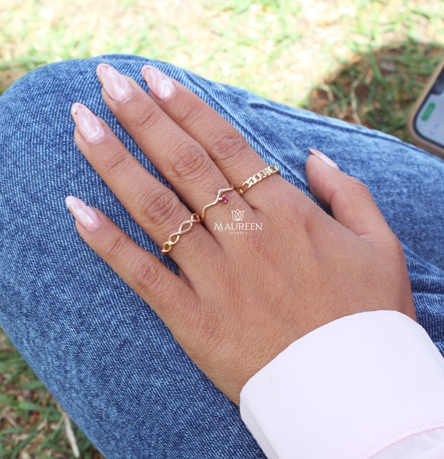 Anillo onda y piedra rubí - Oro