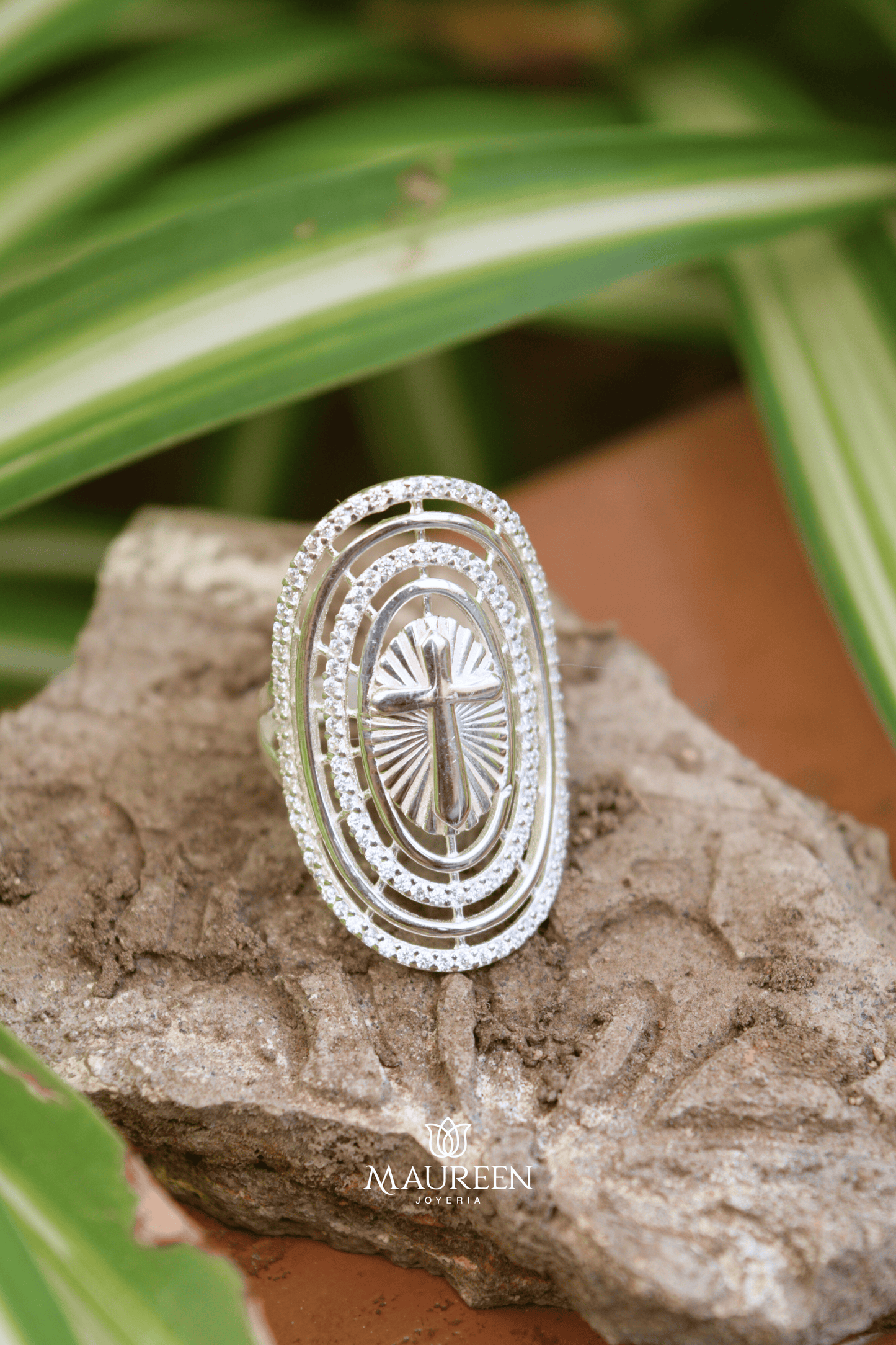 Anillo religioso cruz circular circones - Plata