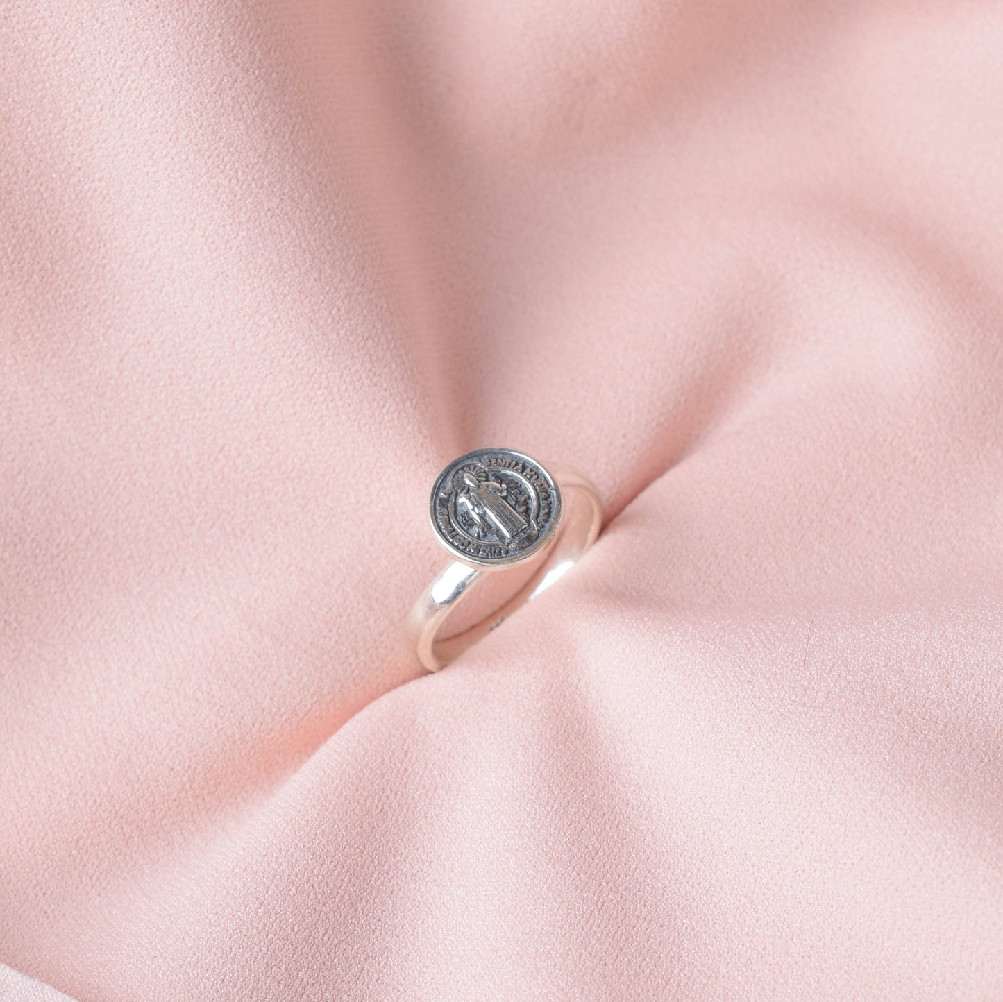 Anillo San Benito plano - Plata quemada