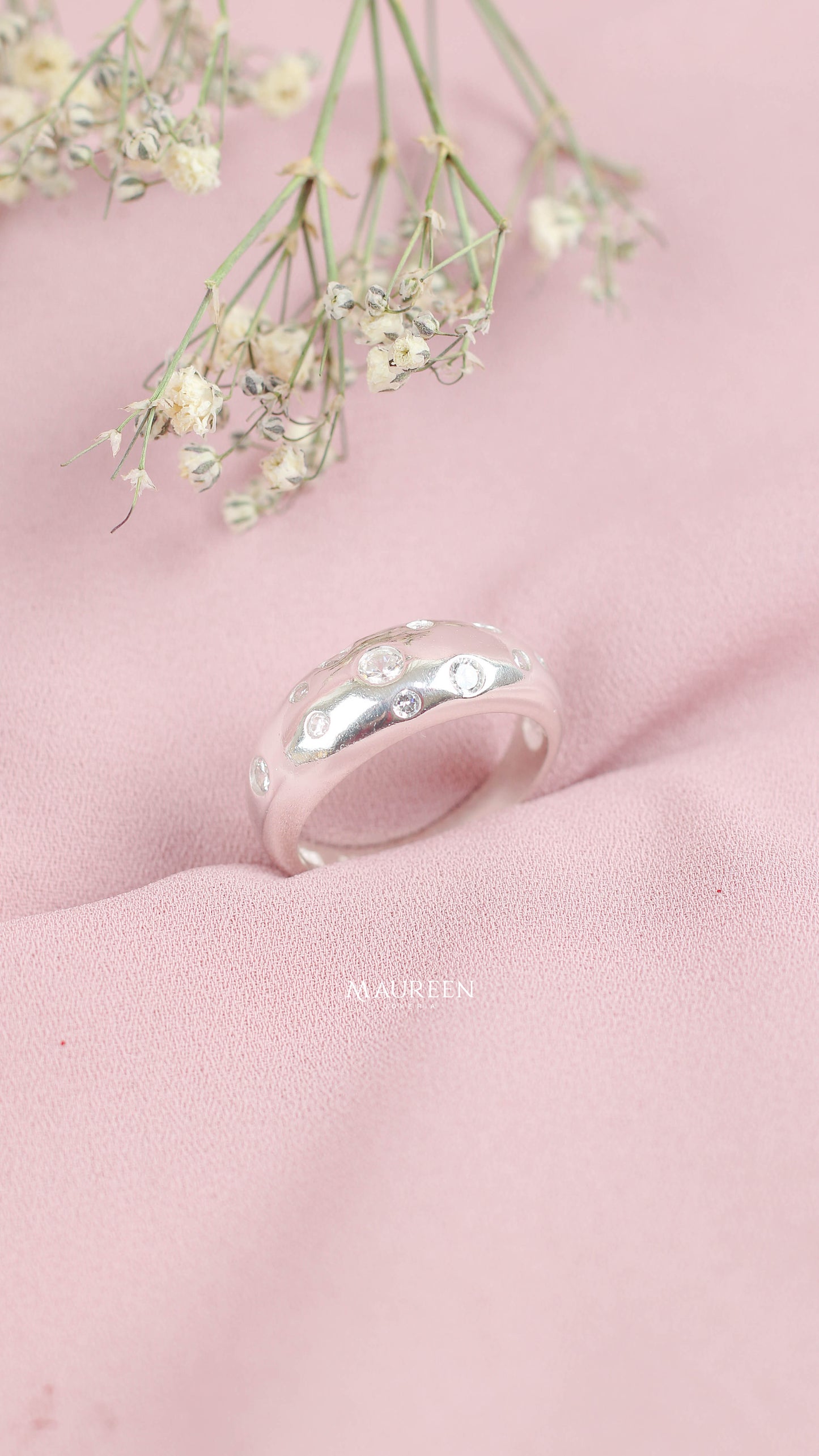 Anillo punto de luz circones blancos incrustados - Plata