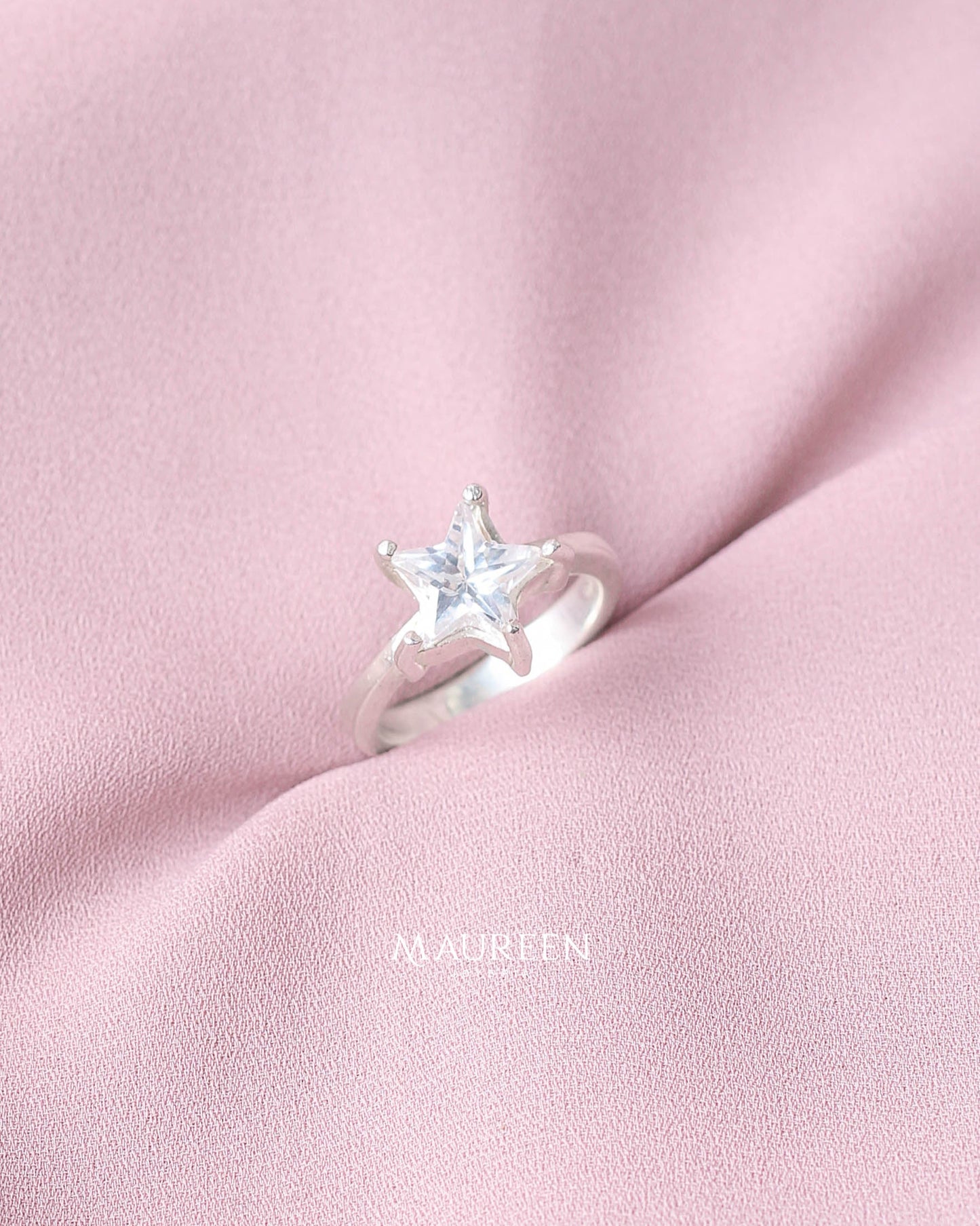 Anillo con circon en forma de estrella - Plata