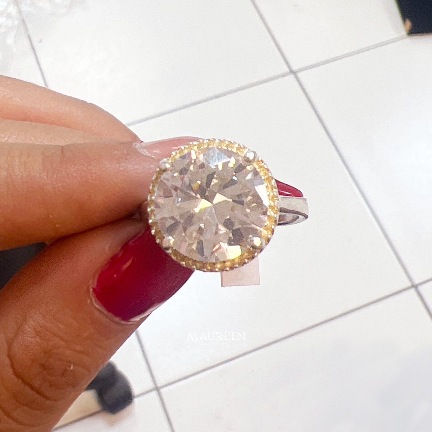 Anillo circular con circon - Plata