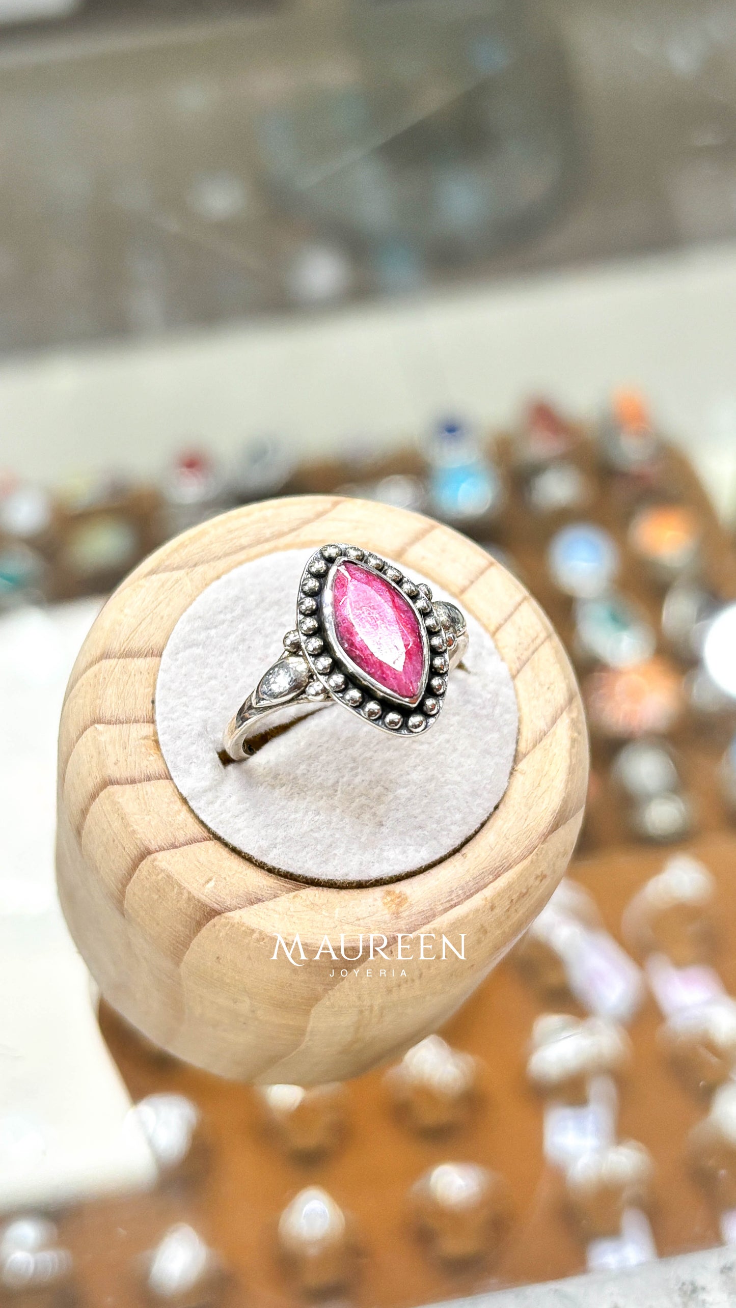 Anillo ovalado piedra rubi - Plata quemada