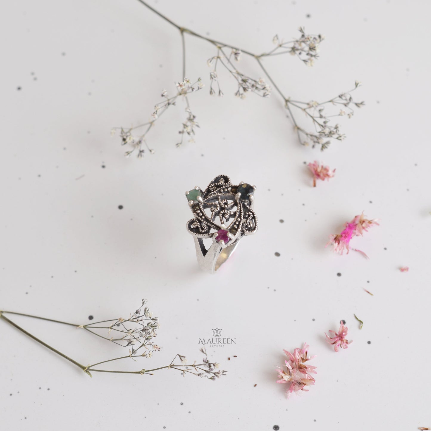 Anillo remolino piedra rubí y esmeralda - Plata