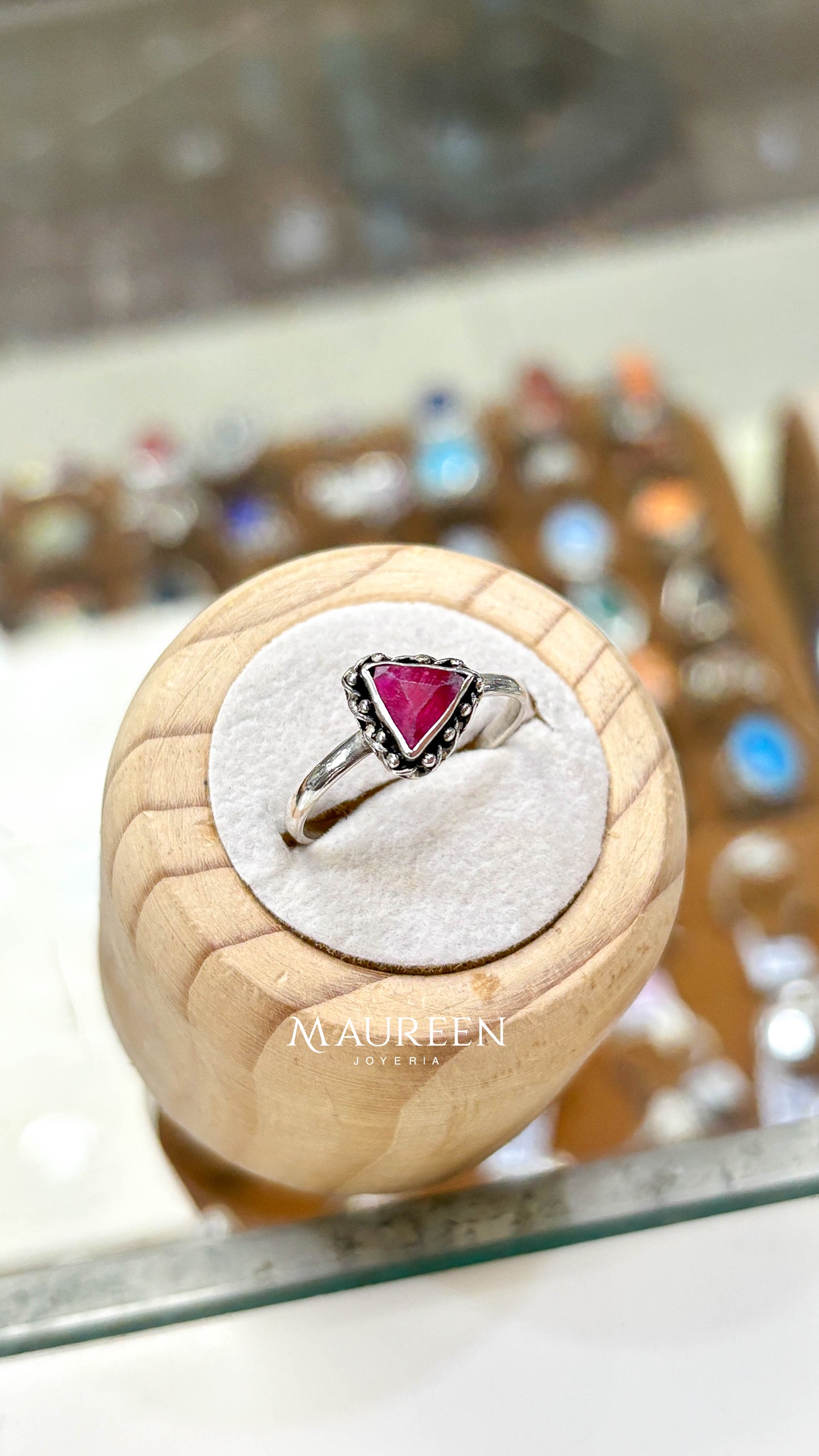 Anillo rubi triangulo - Plata quemada