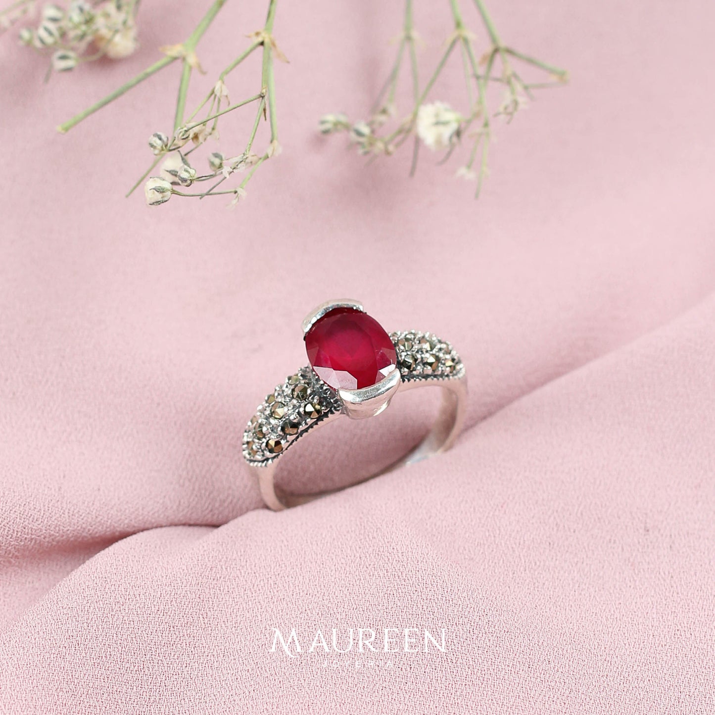 Anillo marquesita con rubi oval - Plata