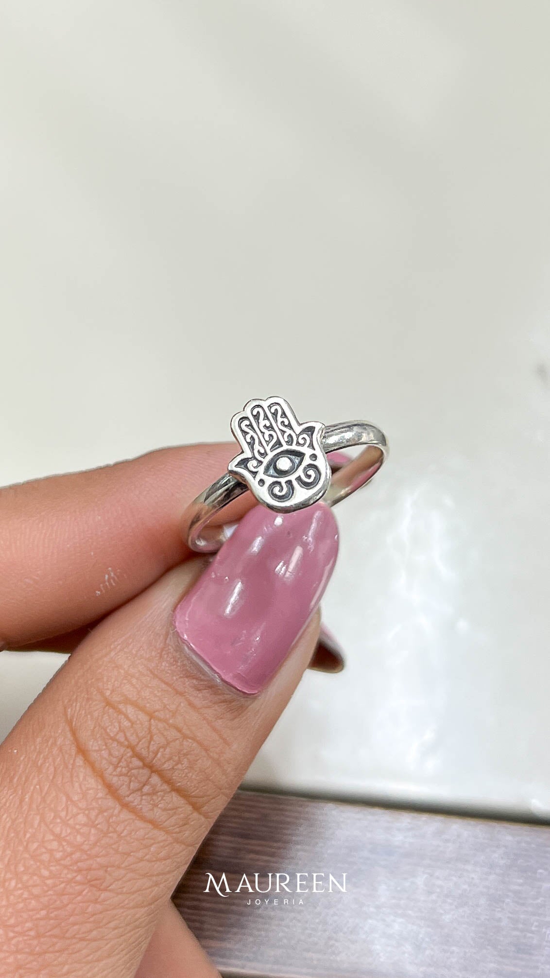 Anillo mano poderosa - Plata quemada