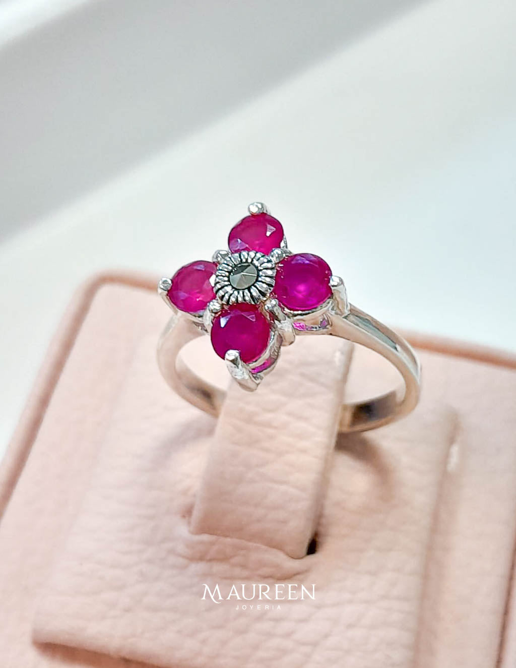 Anillo marquesita flor 4 petalos piedra rubi - Plata