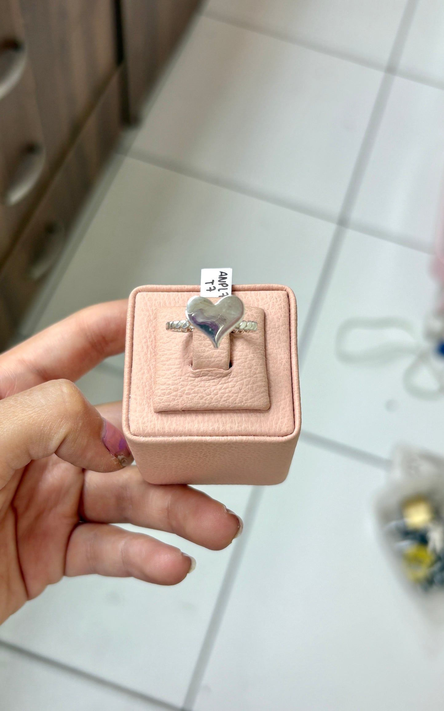 Anillo corazon plano con aro enroscado - plata