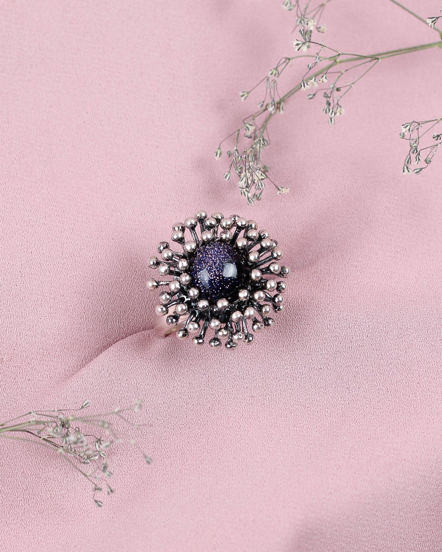 Anillo puntos con piedra central- Plata quemada