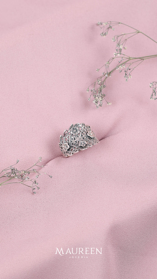 Anillo filigrana hoja curva con mini flores- Plata quemada