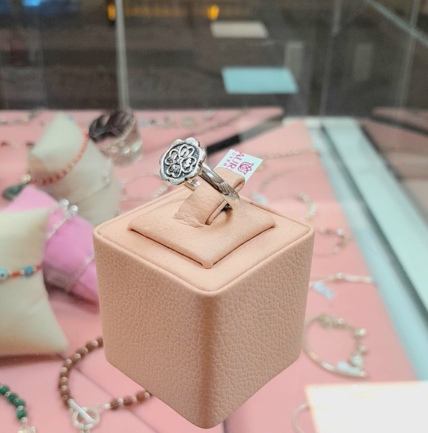 Anillo ajustable trebol contorno flor - plata quemada