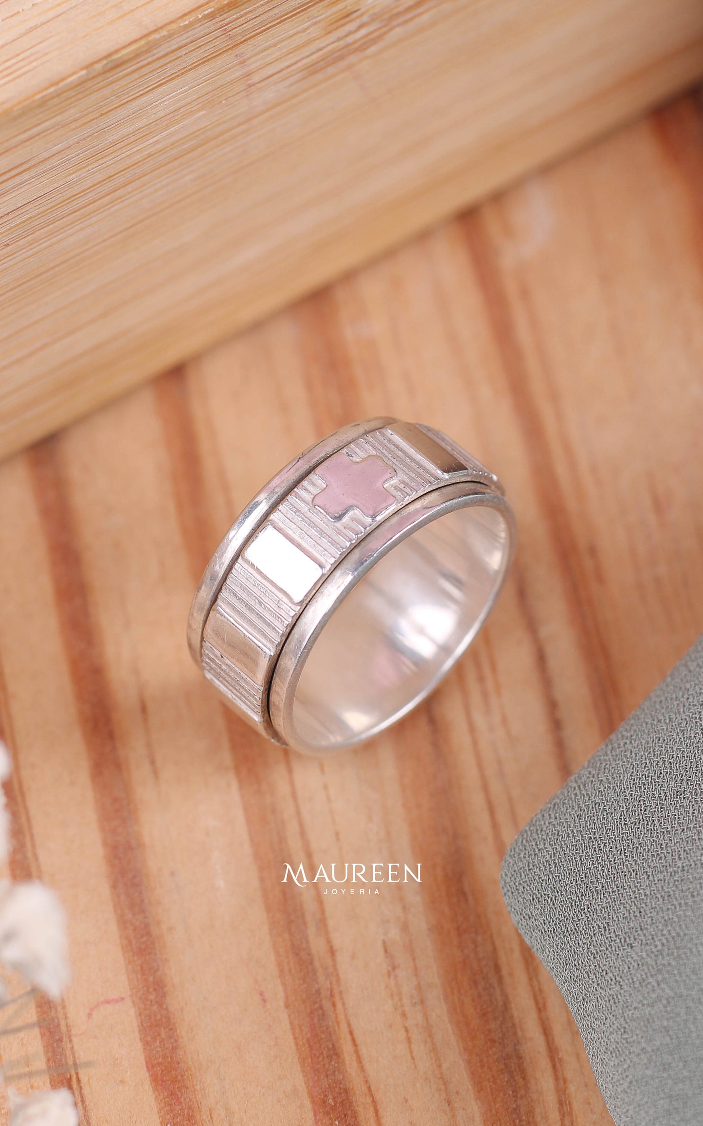 Anillo antiestres con lineas cruz - plata
