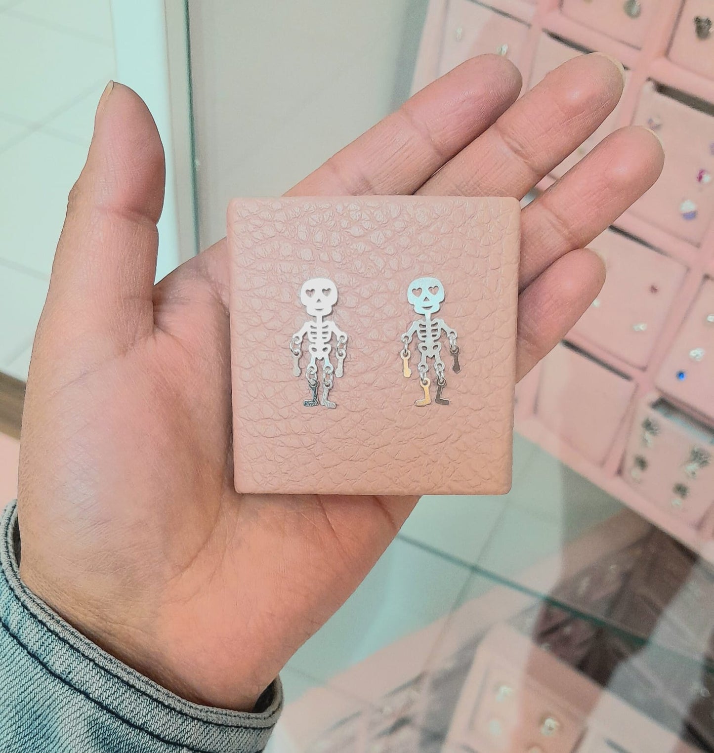 Arete esqueleto movible pegado - Plata