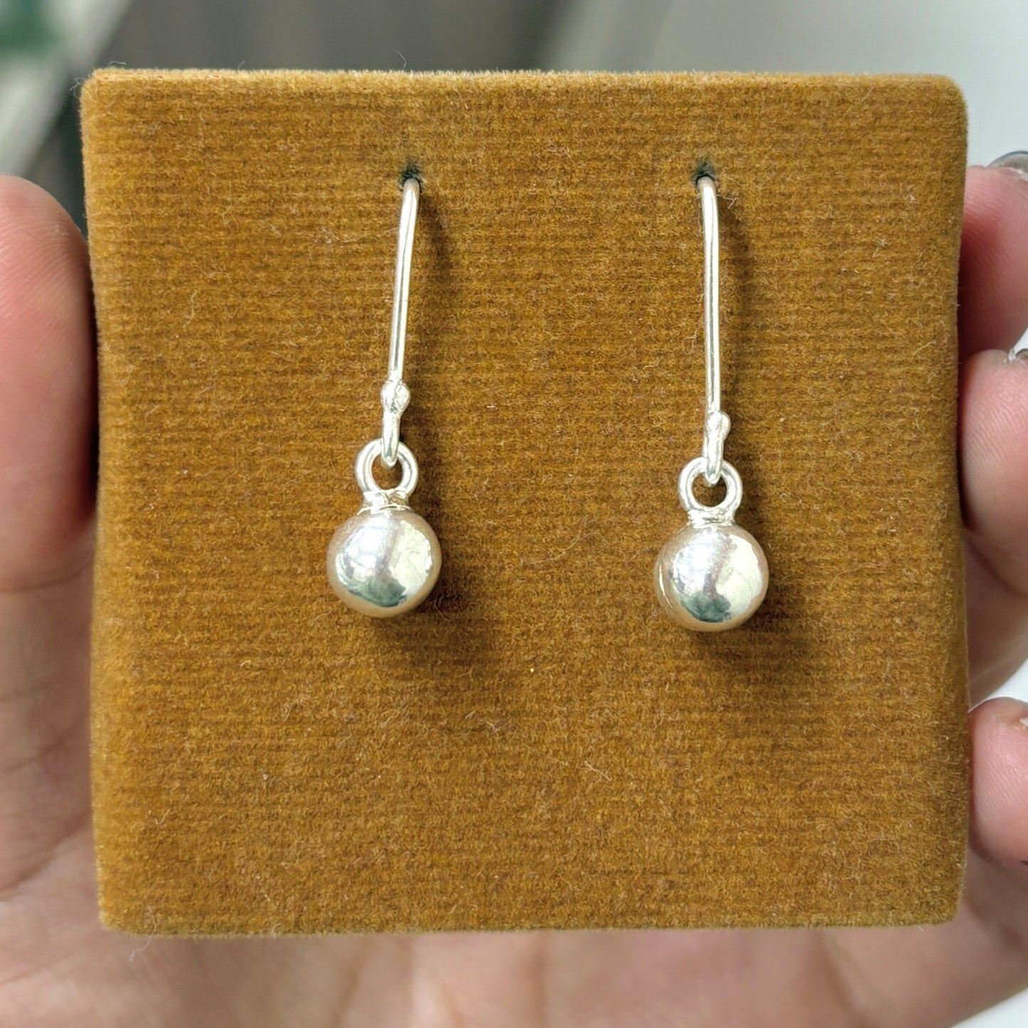 Arete bola colgante - plata