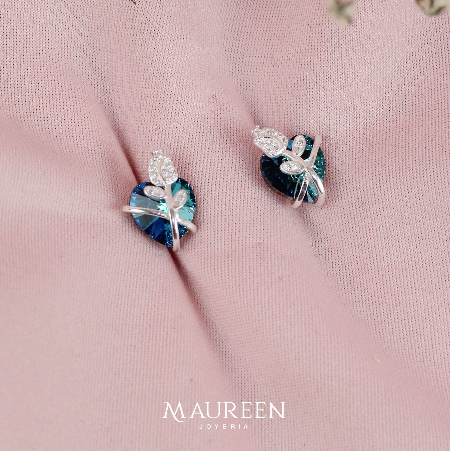 Arete corazon azul con rosa circones pegado - Plata