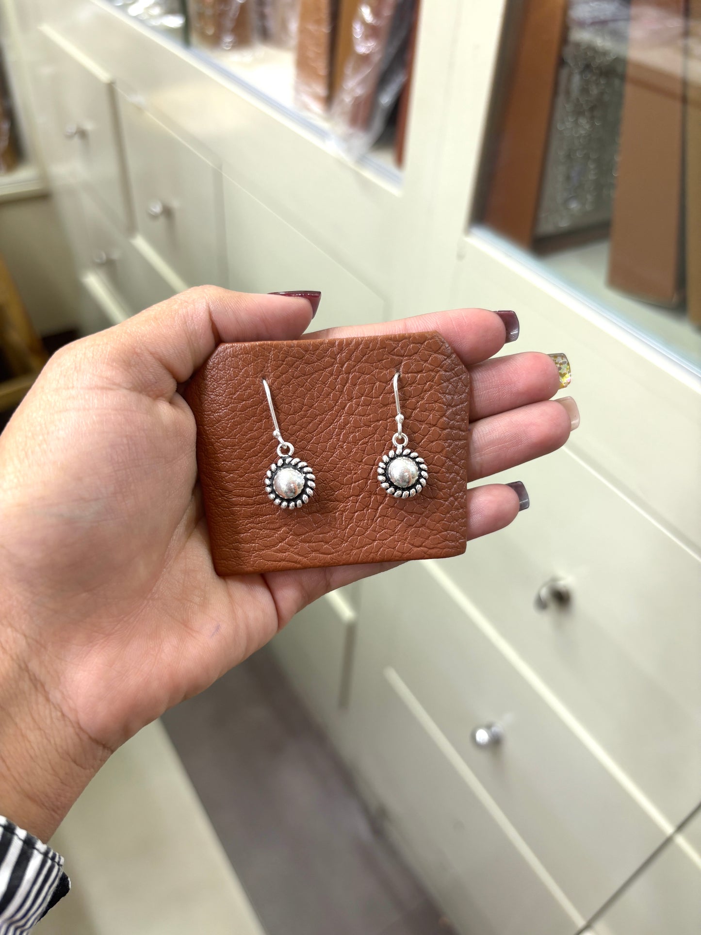 Arete trenzado mediano colgante - Plata quemada