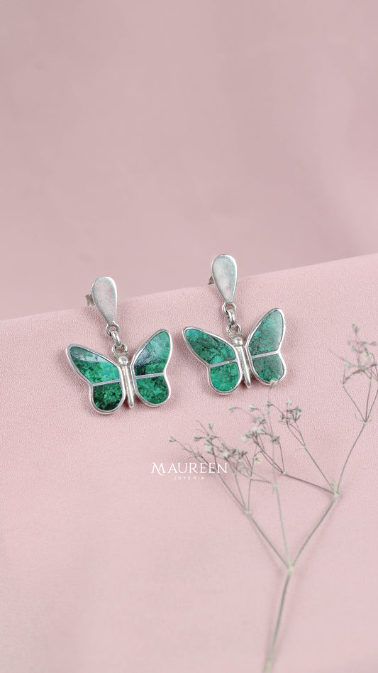 Arete mariposa con piedra natural malaquita - Plata