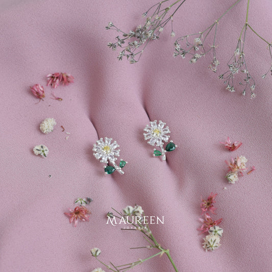 Arete margarita blanca pegado - Plata