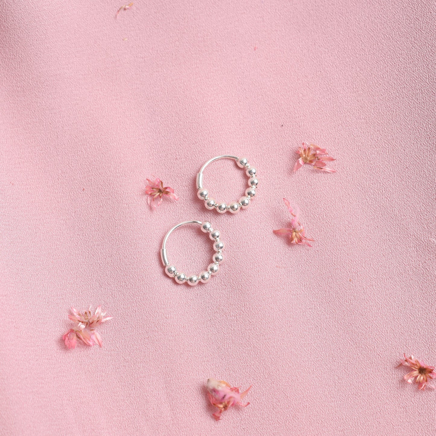 Arete piercing con esferas - Plata