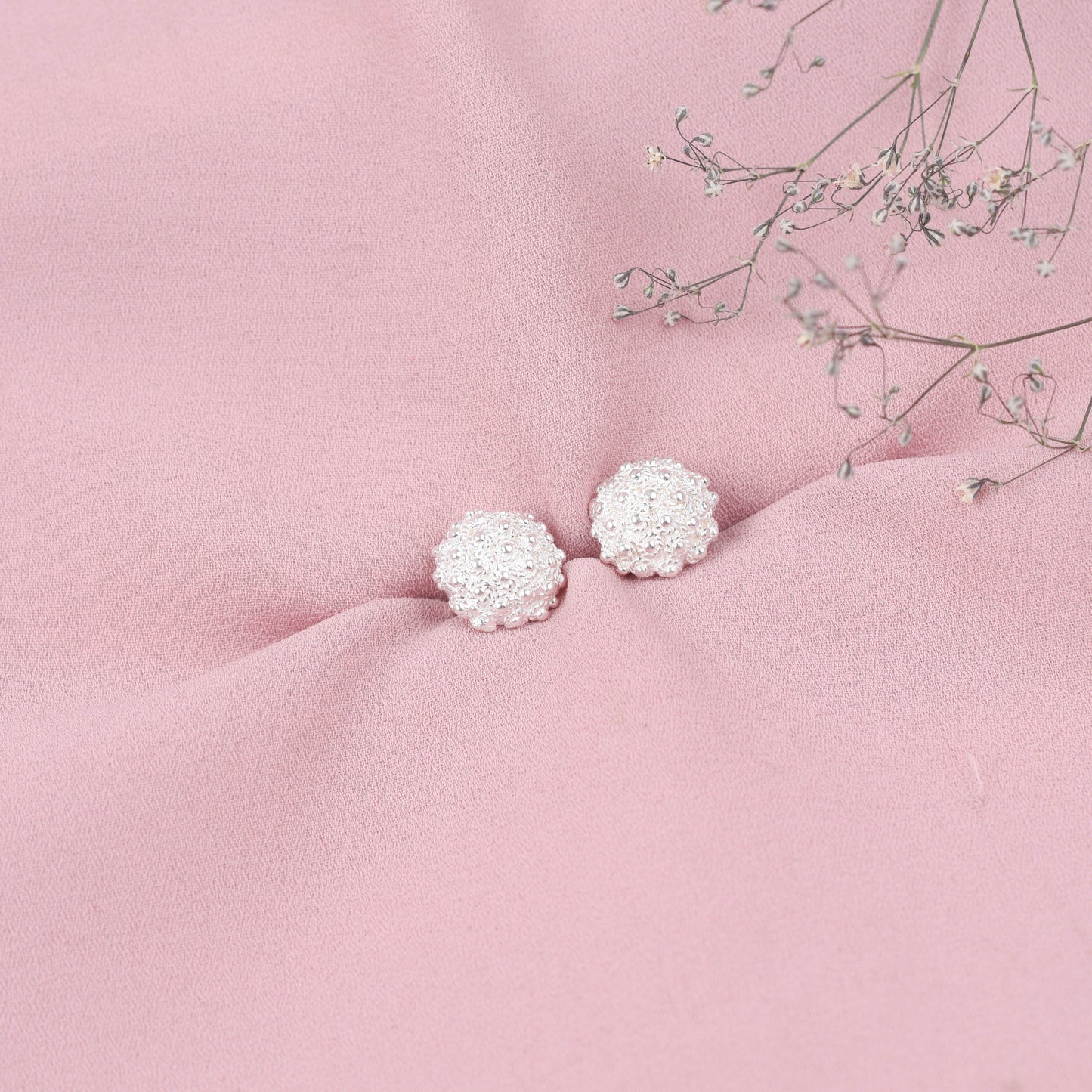 Arete esfera con puntos - Plata