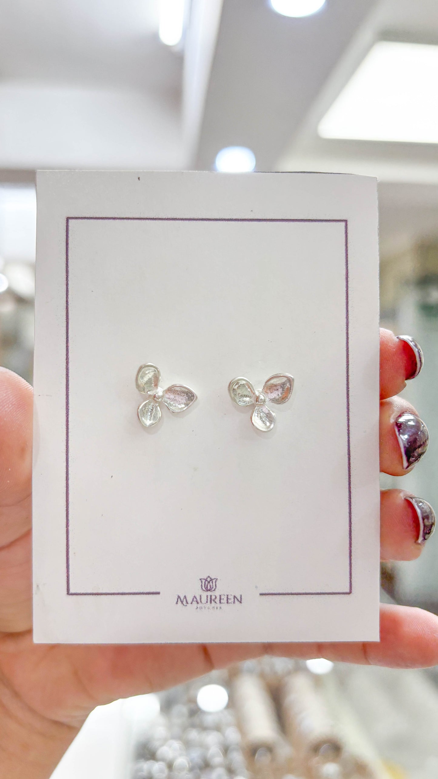 Arete flor tres petalos pegado - Plata