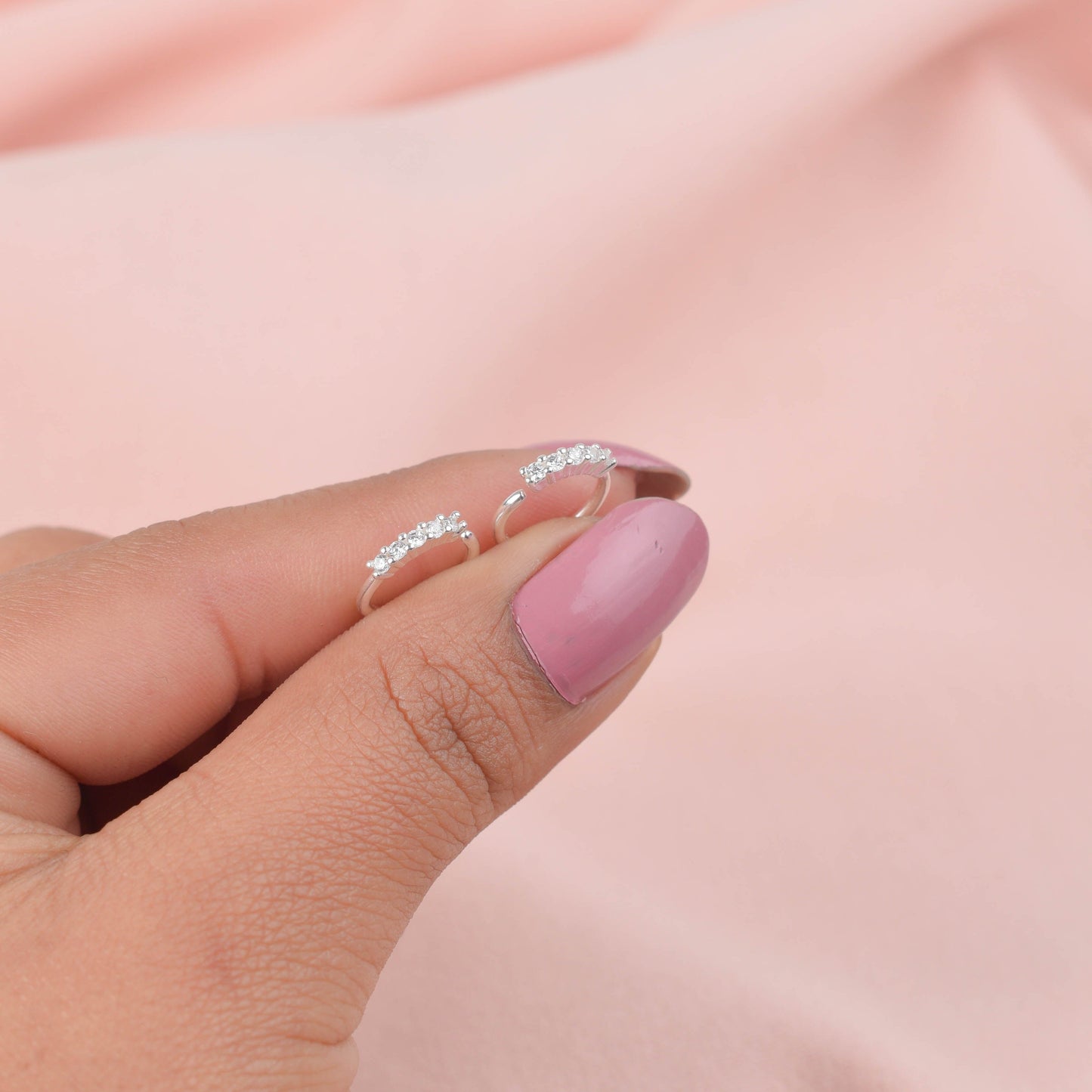 Arete piercing con circones - Plata