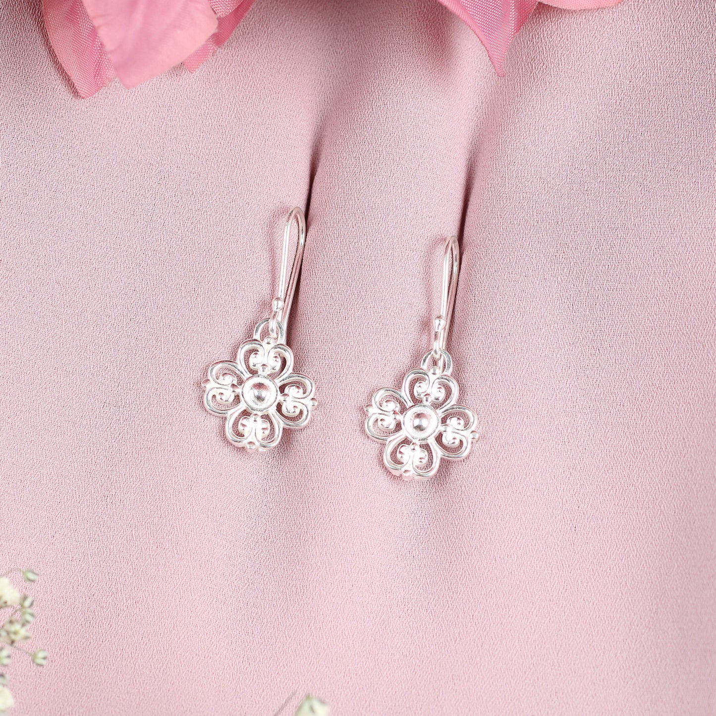 Arete tipo trebol diseño ondeado - Plata