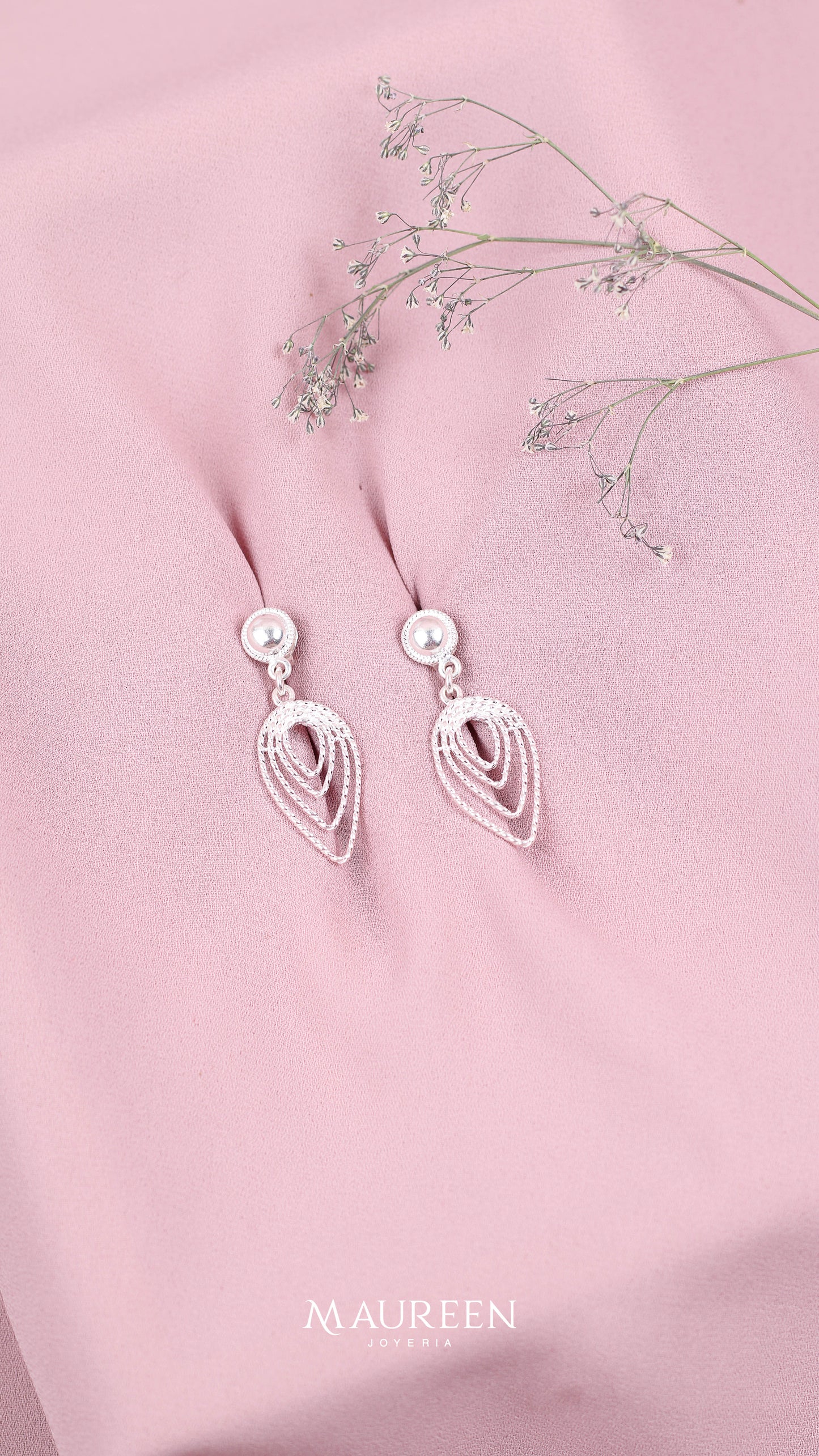 Arete hoja calada con poste- Plata