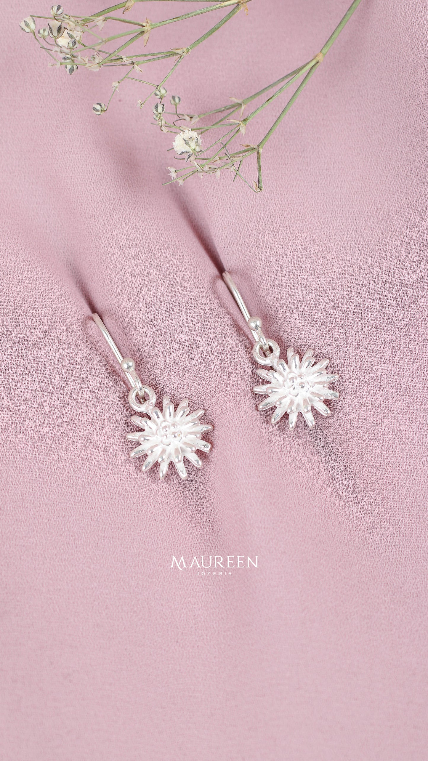 Arete colgante flor con petalos en punta - Plata