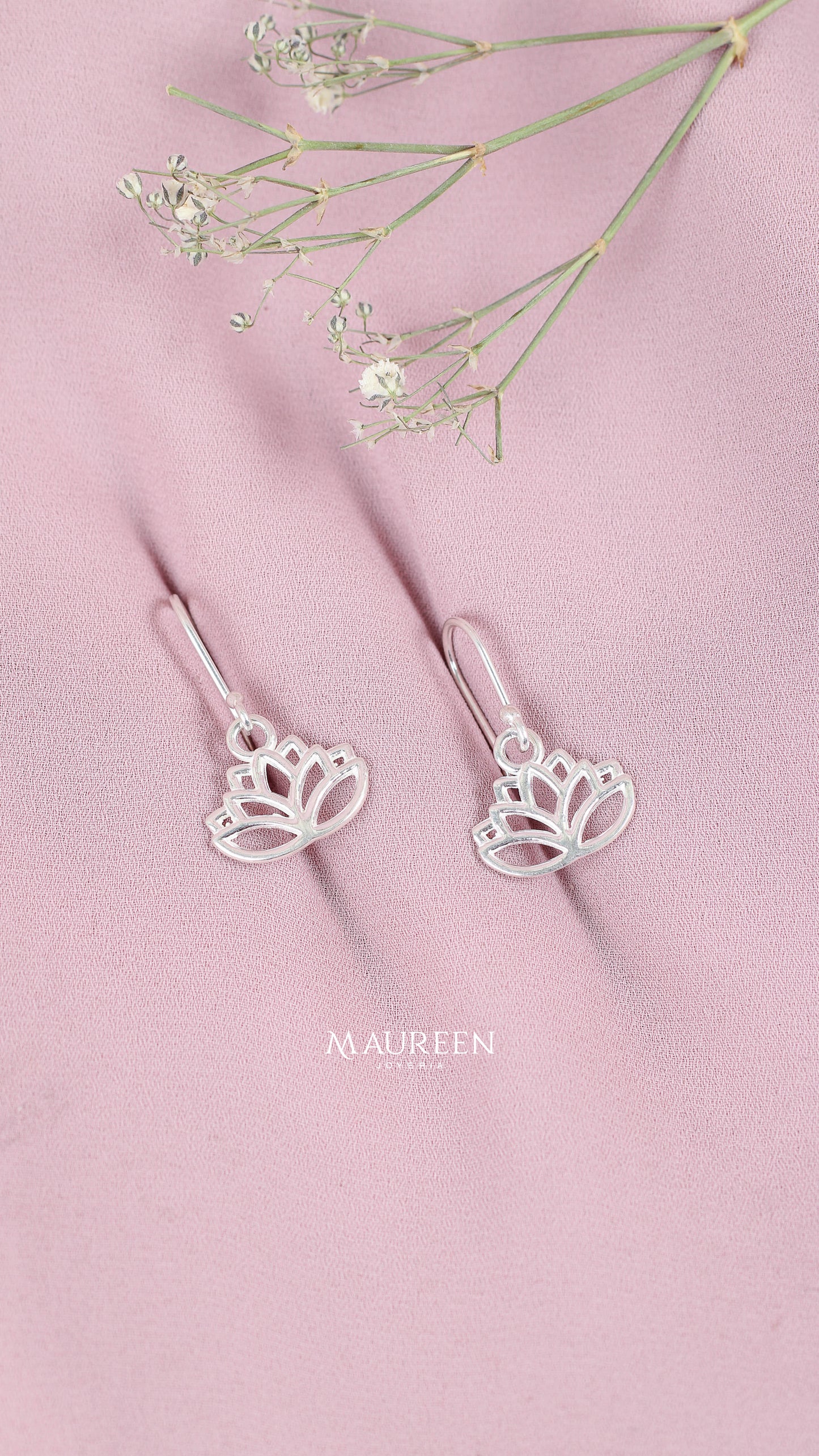 Arete colgante flor de loto calada - Plata