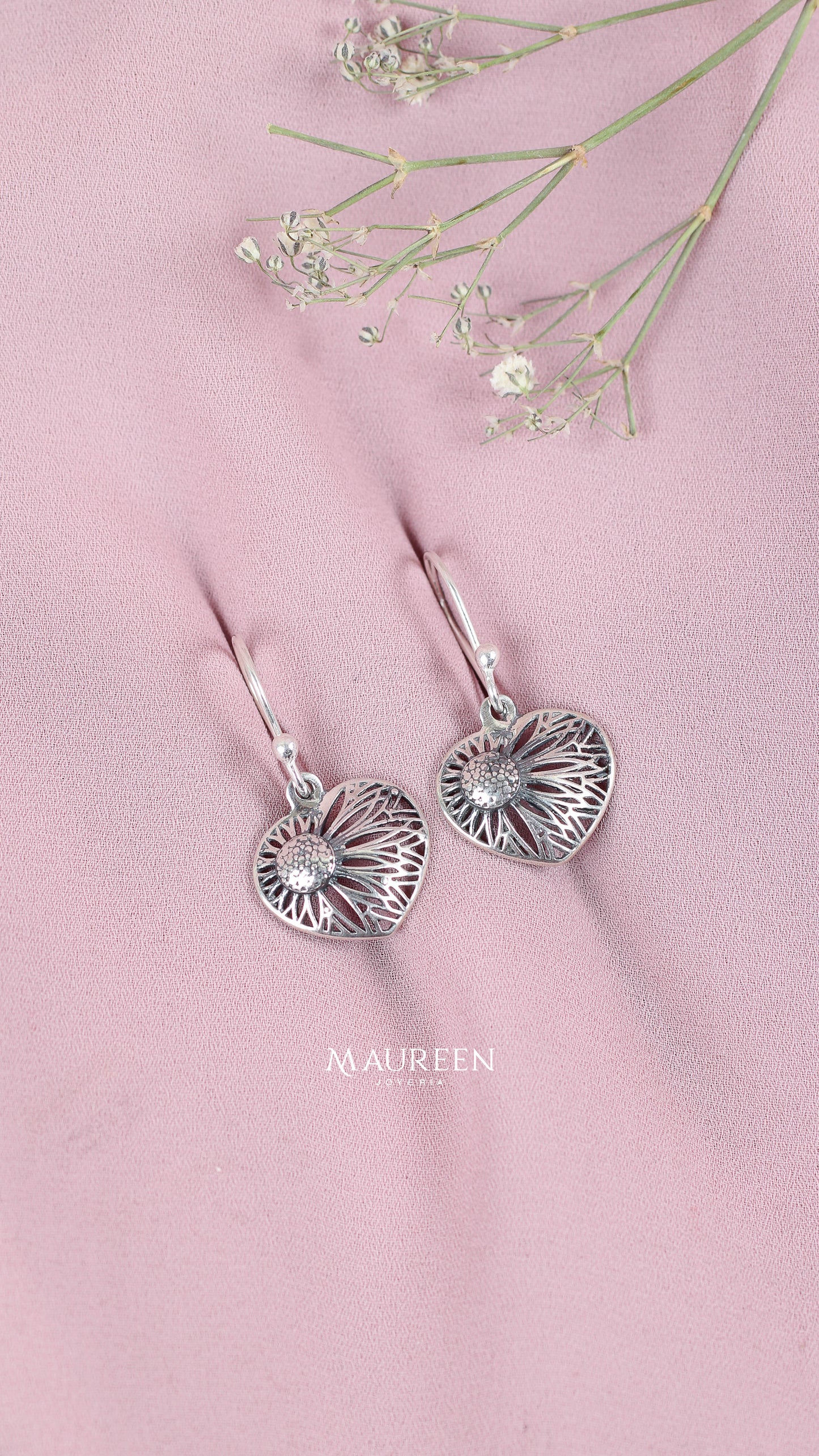 Arete colgante girasol en forma de corazon plata quemada - Plata