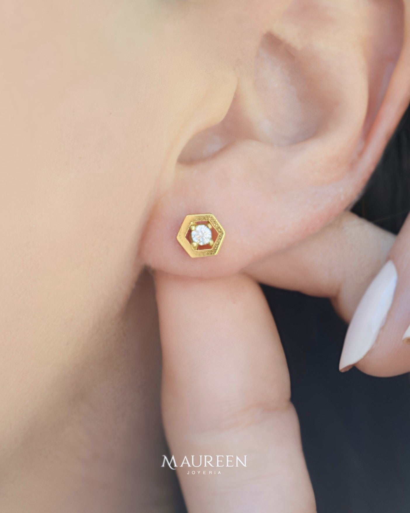 Arete hexagonal con circón - Oro