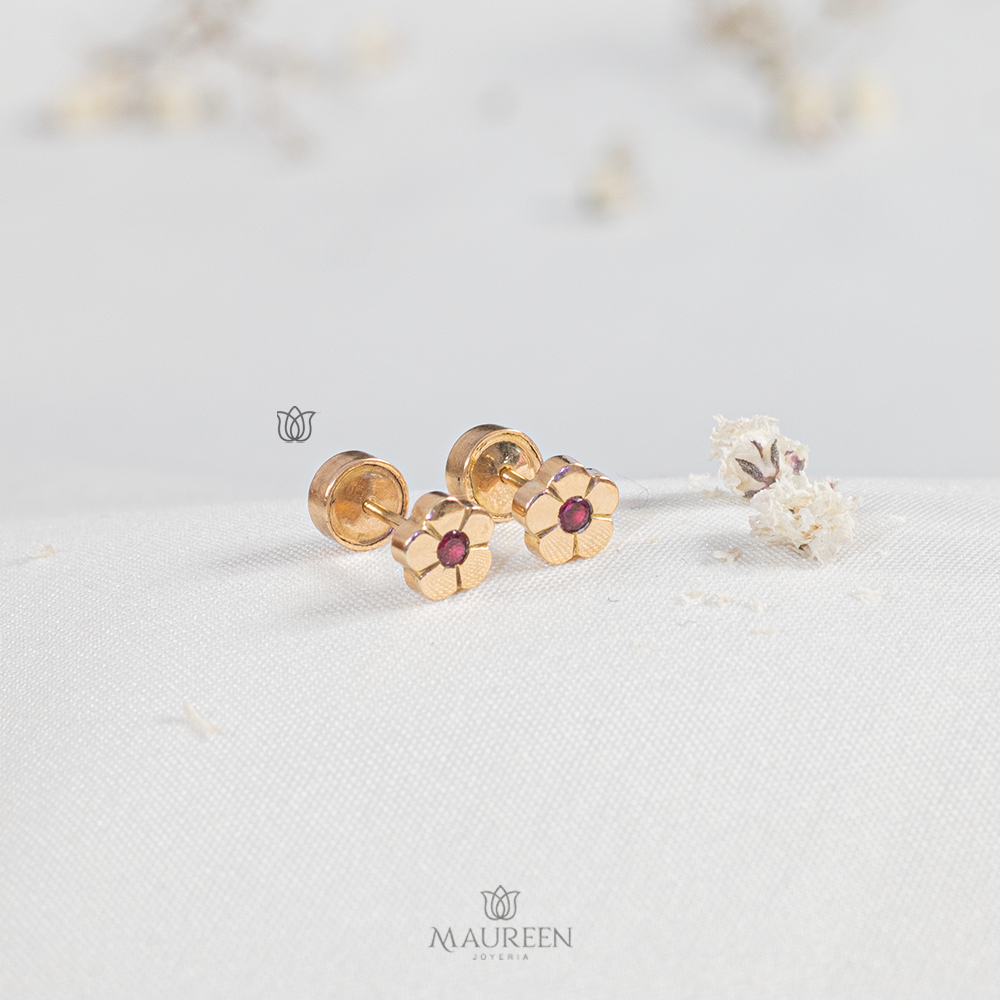 Arete abridor flor piedra rubi - Oro