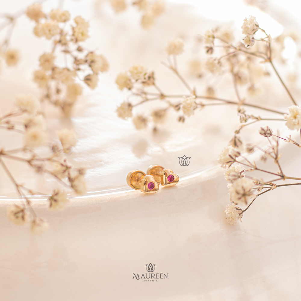 Arete abridor corazon piedra rubi - Oro