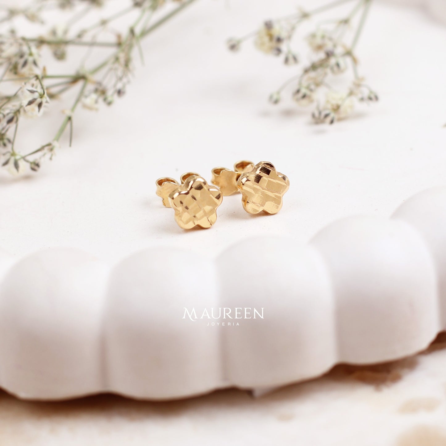 Arete flor diamantado pegado - Oro