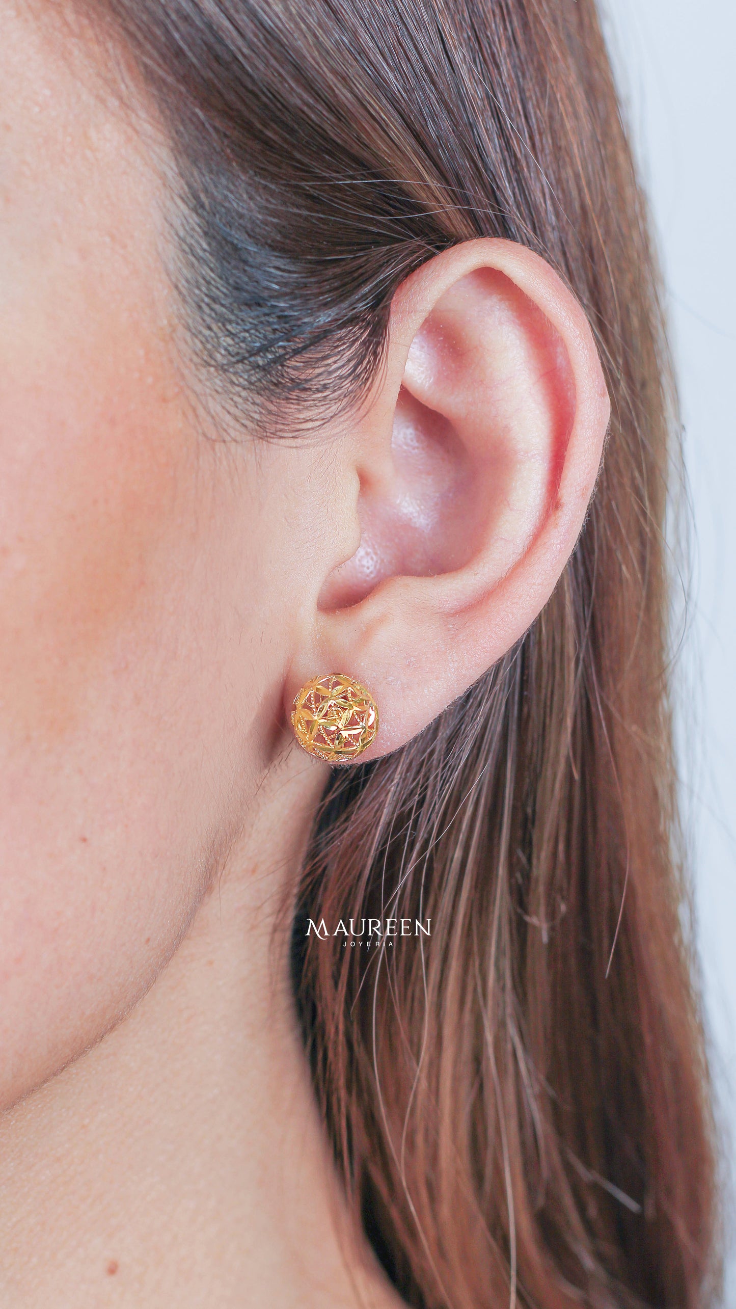 Arete media bola tejido pegado - Oro