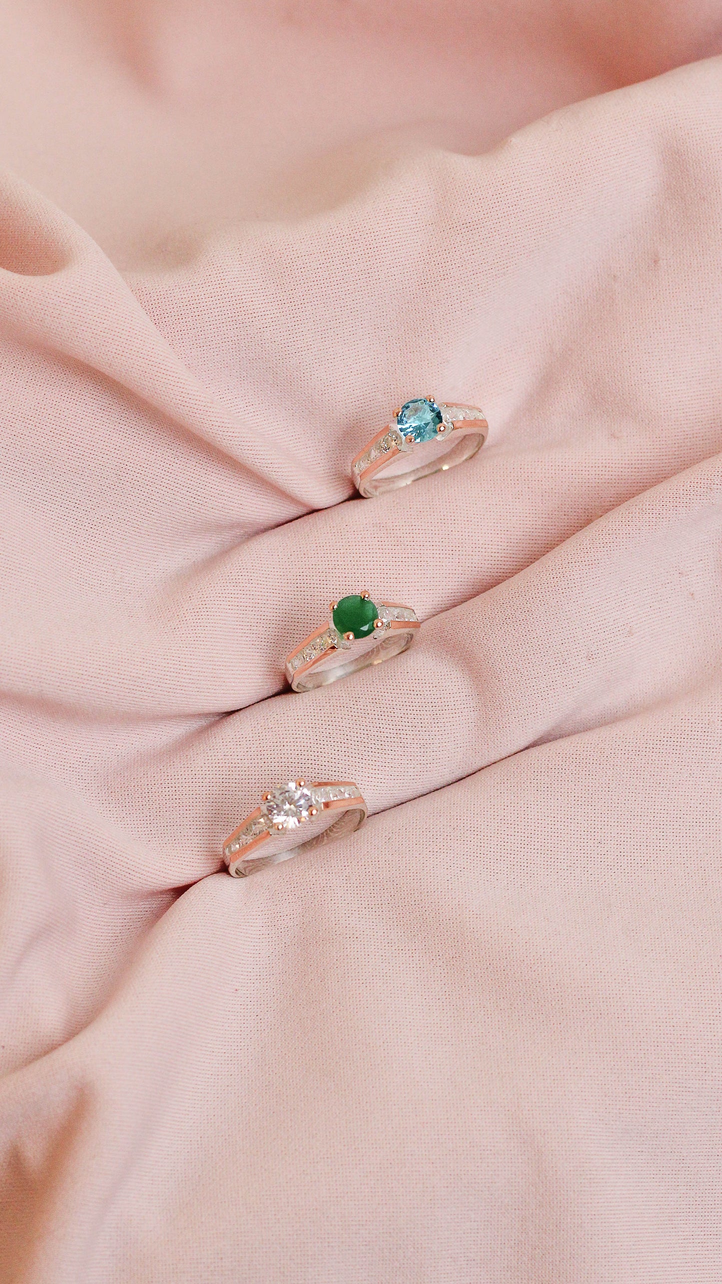 Anillo promesa 3 circones a los lados - Plata/Oro