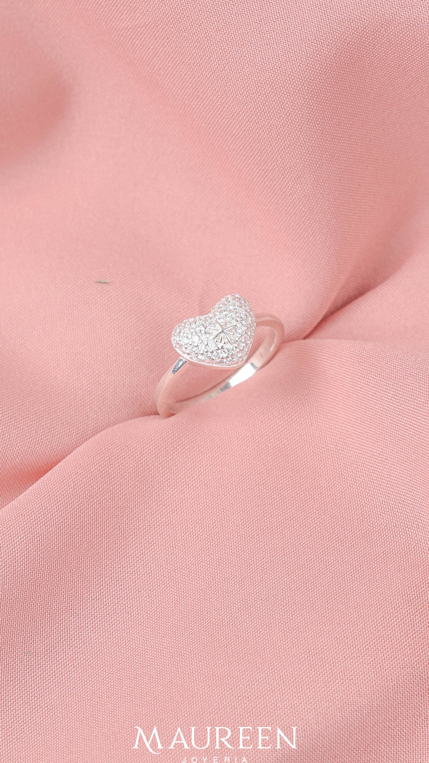 Anillo corazon con piedras y cruz - Plata