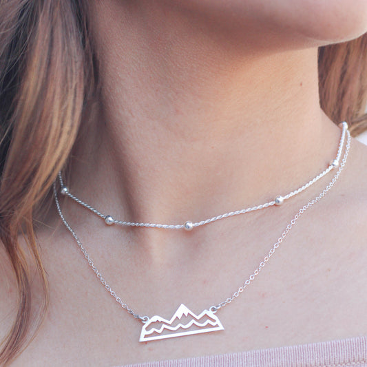 Cadena satelite enroscada con esferas - Plata