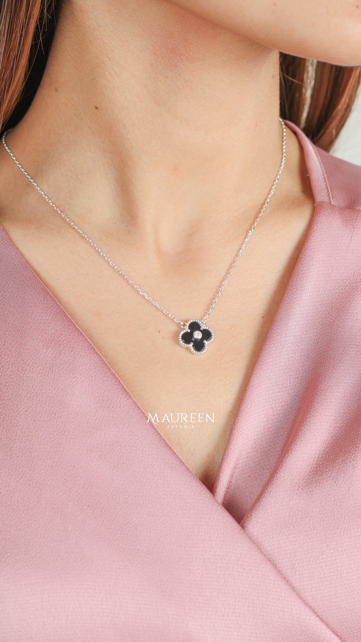 Collar flor VAN piedra onix - Plata