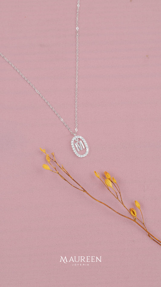 Collar inicial con circones ovalado - Plata