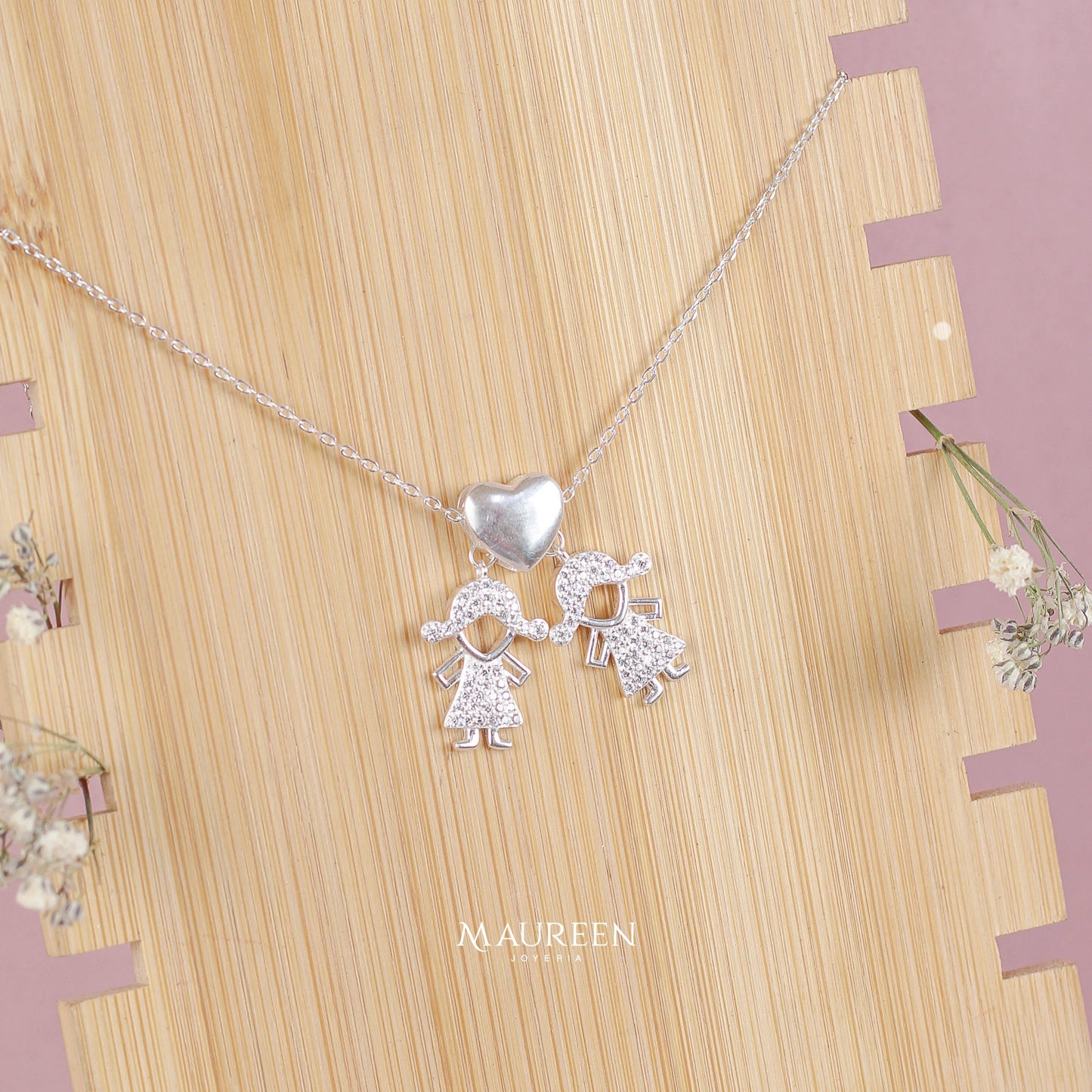 Collar corazon con dos niñas - Plata